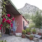 מלון El Refugio De Alamut 2*