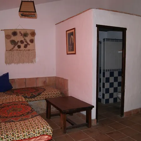 Hotel El Refugio De Alamut 2*